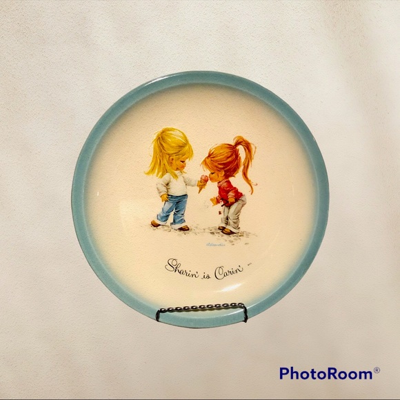 Vintage Other - 🦋Gigi Collectors Plate 10”